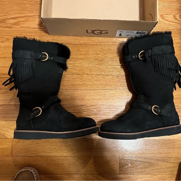Ugg Dauphine Boots - Picture 6 of 6